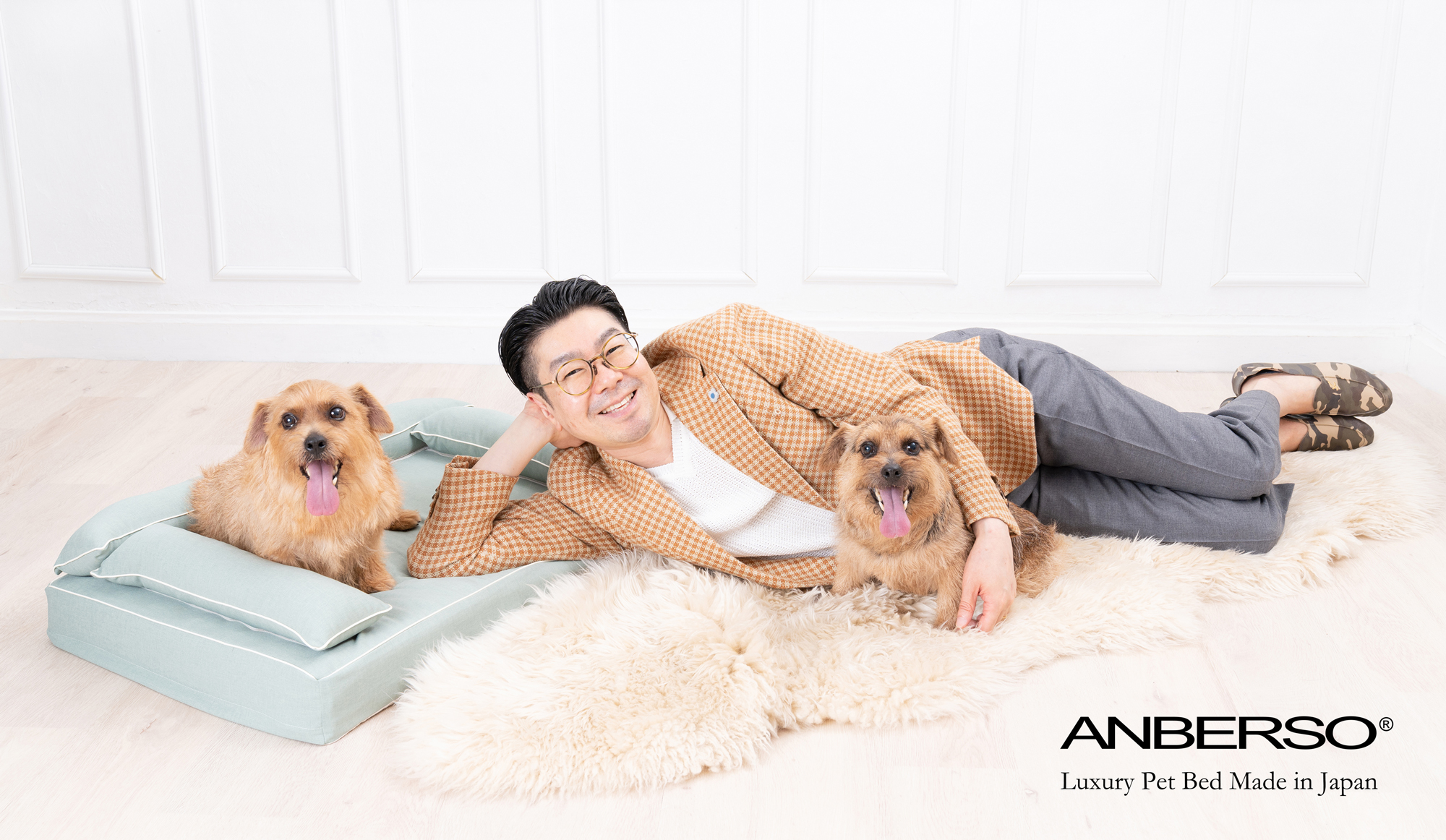 オープンセオリー株式会社代表取締役の山本健一と愛犬